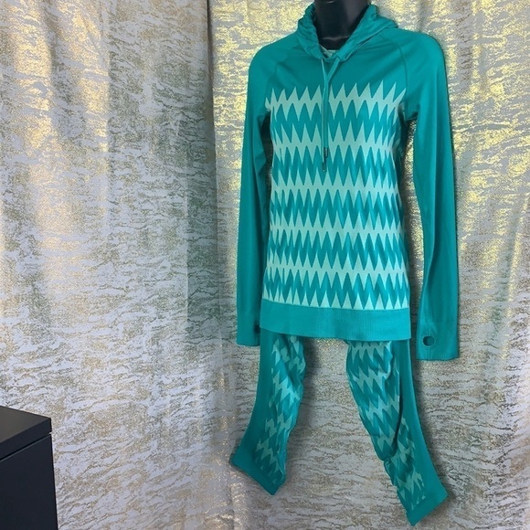 ROXY Green Dry Flight Tech Pullover Hoodie Shirt With Matching Legging Size S - Picture 3 of 12